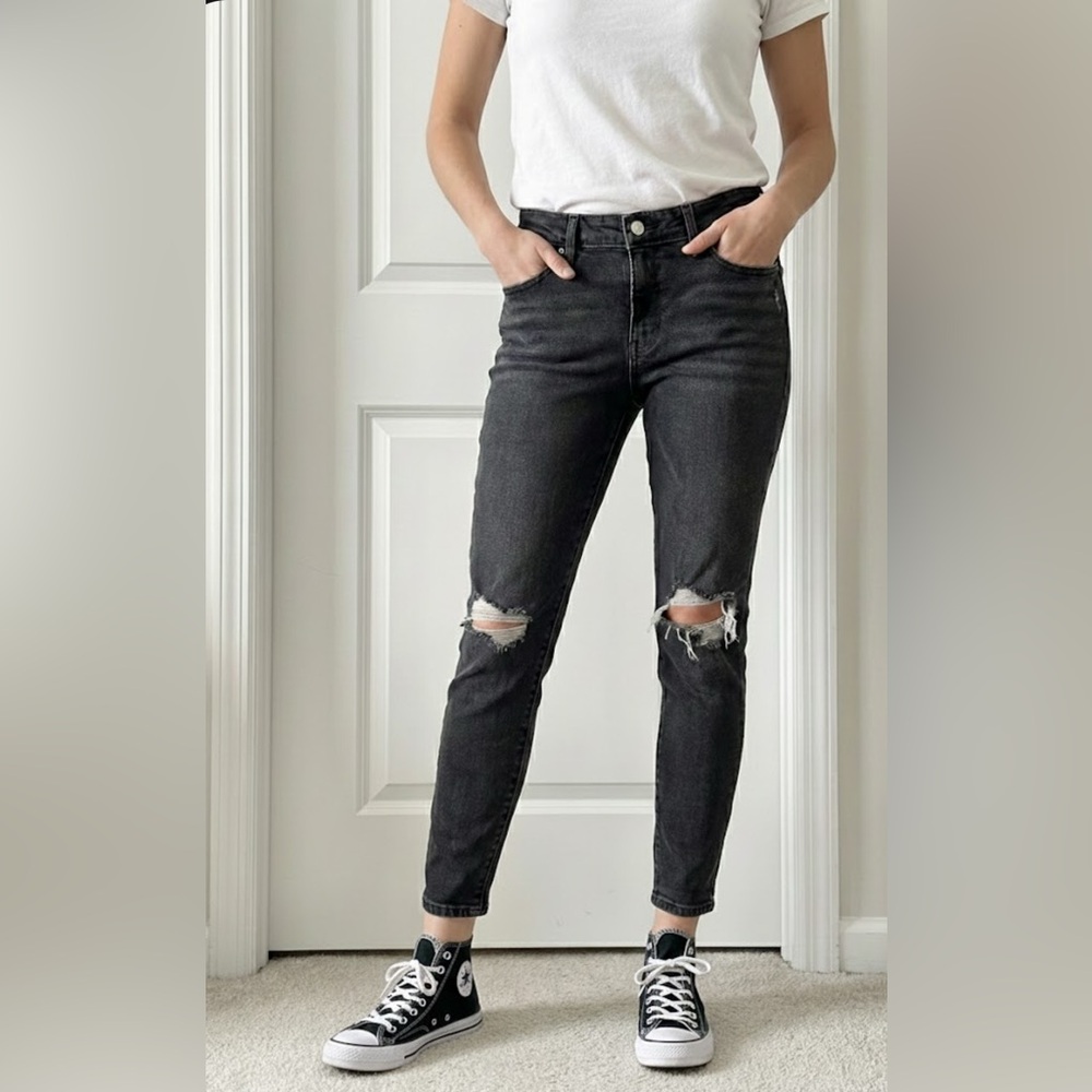 Levis 711 Faded Black Dark Wash Mid Rise Skinny Distressed